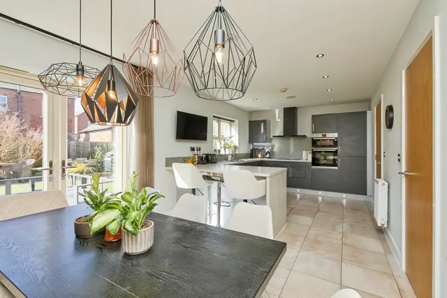 Reservoir Road, Burton-On-Trent, DE14, photo 3