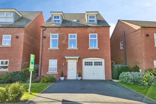 Reservoir Road, Burton-On-Trent, DE14, photo 1