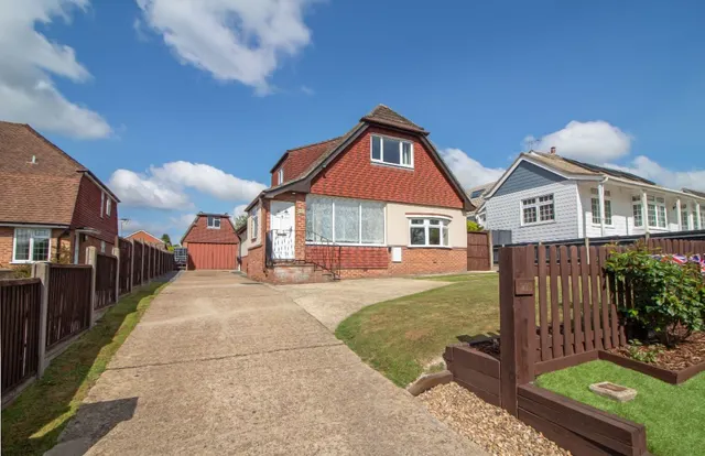 London Road, Waterlooville, PO8 0HH, photo 1