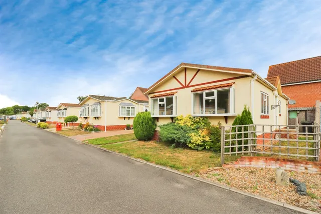 Stuston Road, Diss, photo 1
