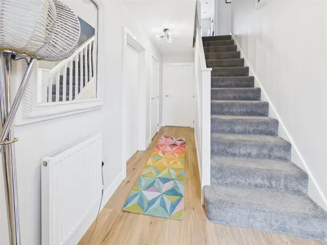 Wheelbarrow Way, Malvern, WR14, photo 3