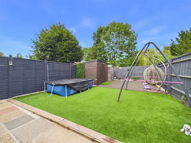 Springfield Gardens, Chinnor, OX39, photo 3
