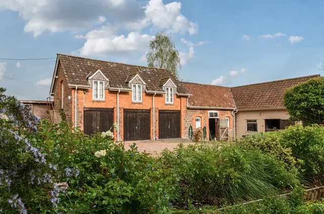 Over Stowey, Bridgwater, photo 2