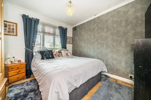 Marlborough Road, TW13, photo 3