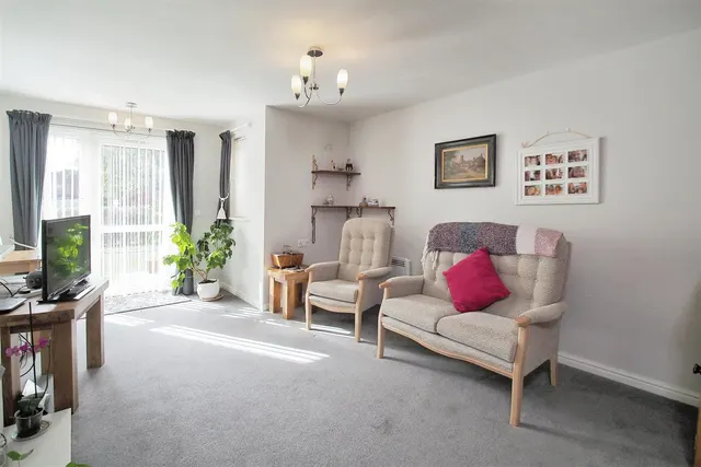 Avenue Road, Lymington, SO41, photo 2