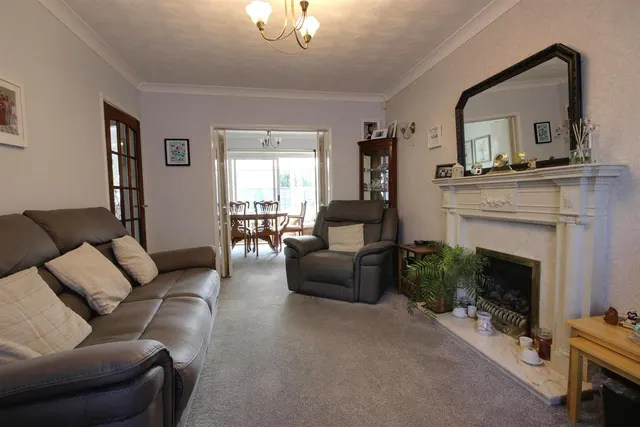 Sandringham Close, Cottingham, photo 3