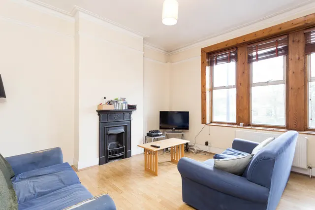 London, SW17, photo 1