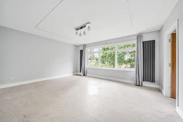 Photo 3 — 10 Dell Farm Road, Ruislip