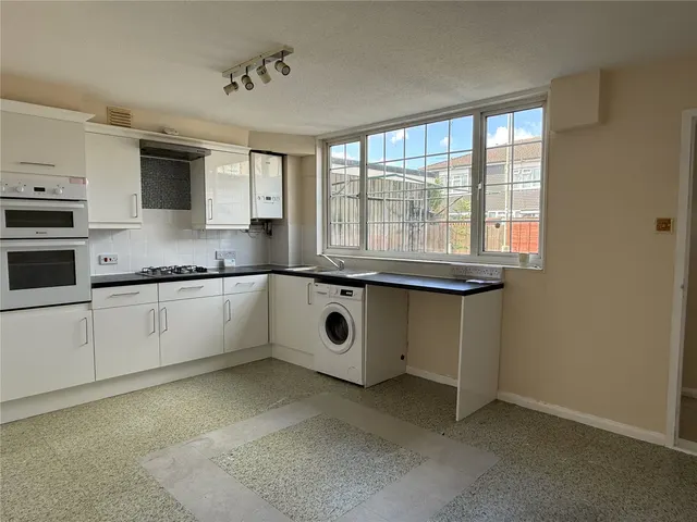 Photo 2 — Meadow Close, Barnet, Hertfordshire, EN5 2UE