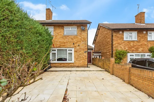 Aragon Drive, Ilford, IG6, photo 1