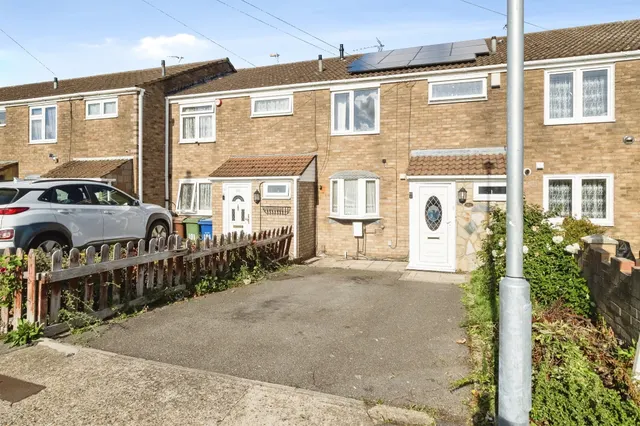 Brennan Road, Tilbury, RM18, photo 1