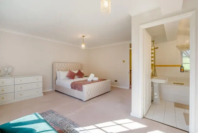 Potters Heights Close, Pinner, HA5, photo 2
