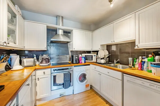 Commercial Street, Morley, LS27, photo 3