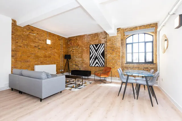 Tyssen Street, E8, photo 1