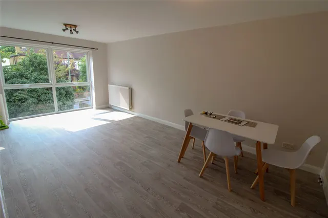 Warwick Road, Barnet, EN5, photo 1