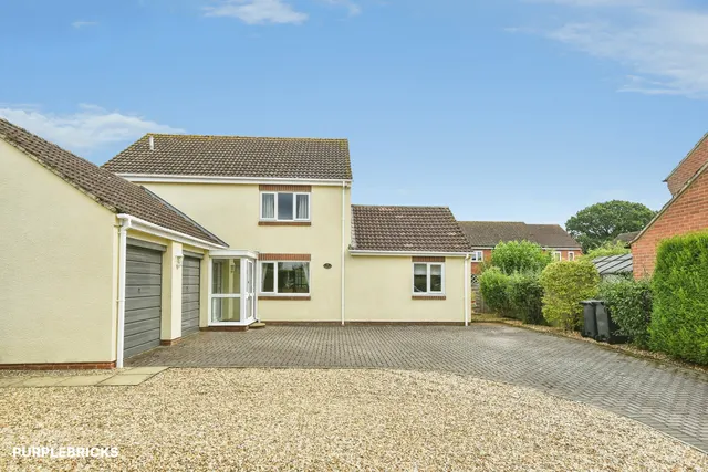Elm Close, Rowde, SN10, photo 2