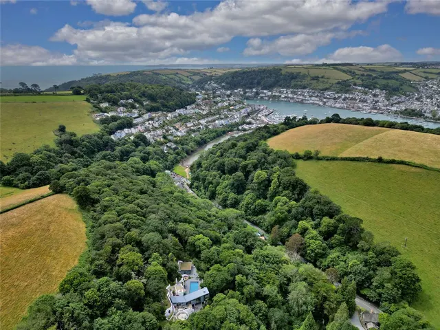 Higher Contour Road, Kingswear, Dartmouth, Devon, TQ6 0AY, photo 1