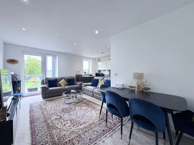 Hayling Way, Metropolitan Court, HA8, photo 1