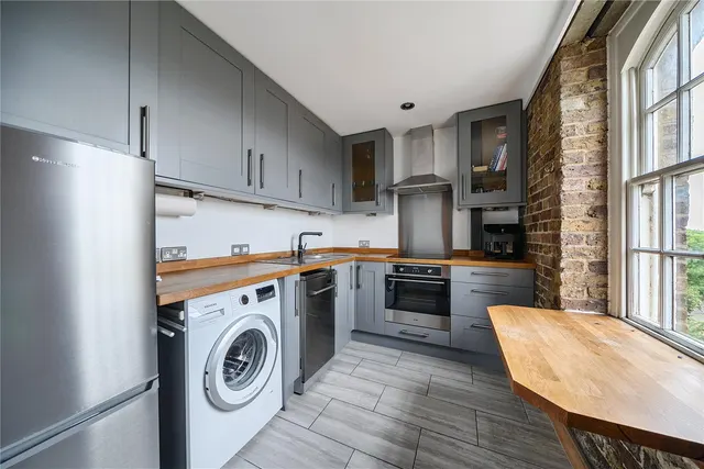 Bourneside Road, Addlestone, KT15, photo 3