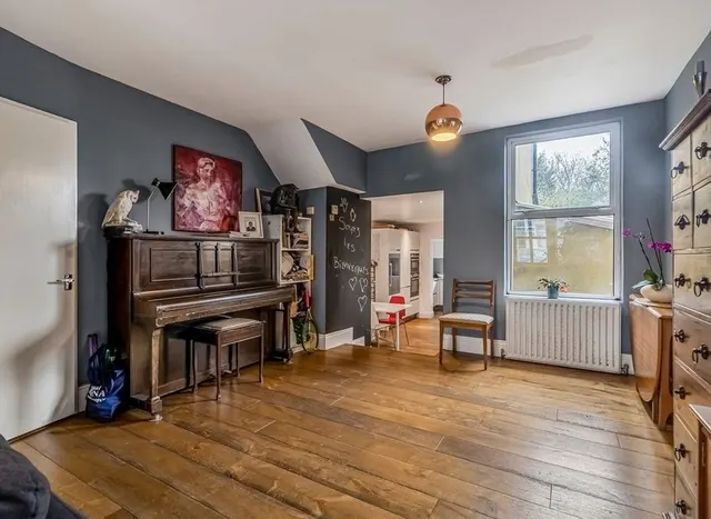Photo 2 — Crown Road, Muswell Hill, N10