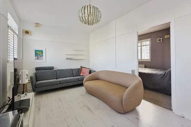 Rawson Street, London, SW11, photo 3