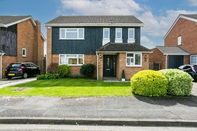 Mallow Park, Cranbrook Drive, Maidenhead, Berkshire, photo 1