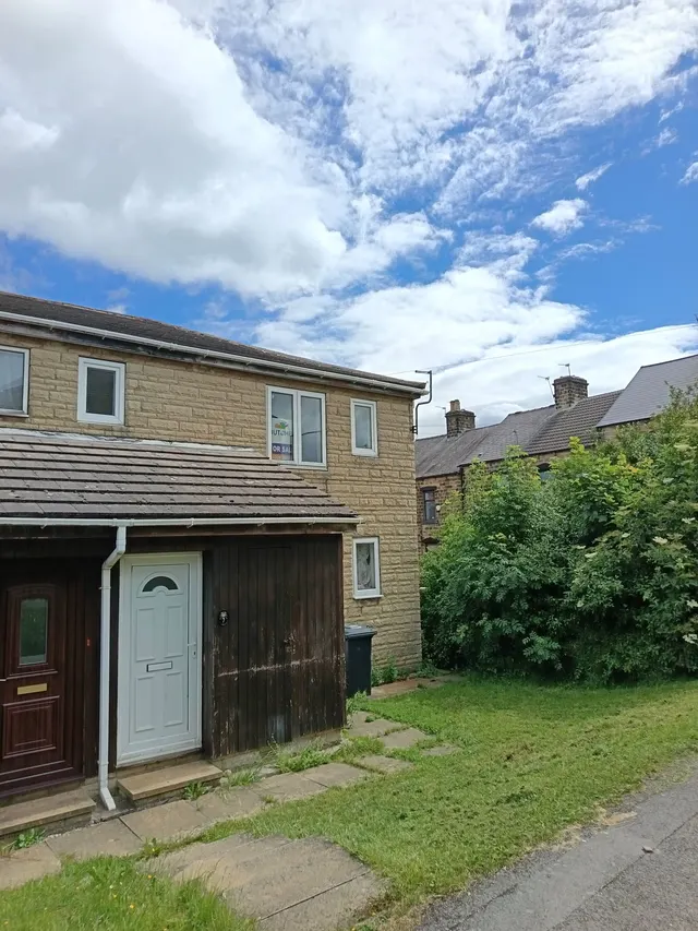 Shaw Lane, Barnsley, photo 1