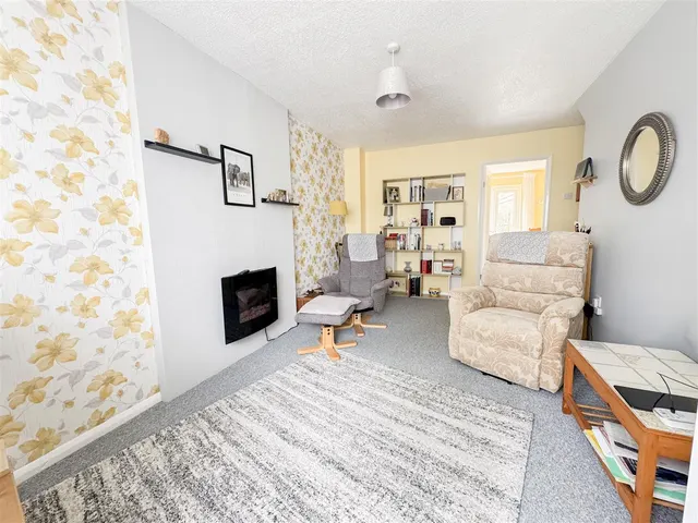 Photo 2 — Ashdown Road, Bexhill-On-Sea, TN40 1SF
