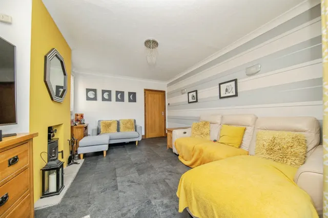 Photo 2 — Grenfell Avenue, Holland-On-Sea, Clacton-On-Sea