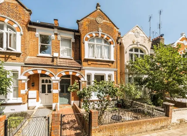 Silver Crescent, Chiswick, W4, photo 1