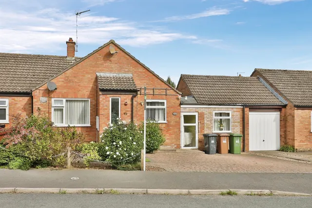 Gwyn Crescent, Fakenham, photo 1