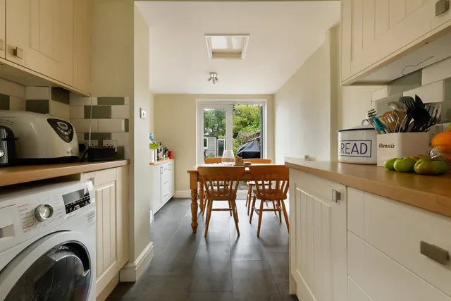 Church Road, Horley, RH6, photo 3