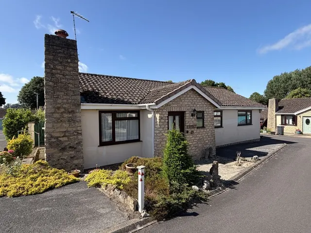 Keevil Avenue, Calne, photo 1