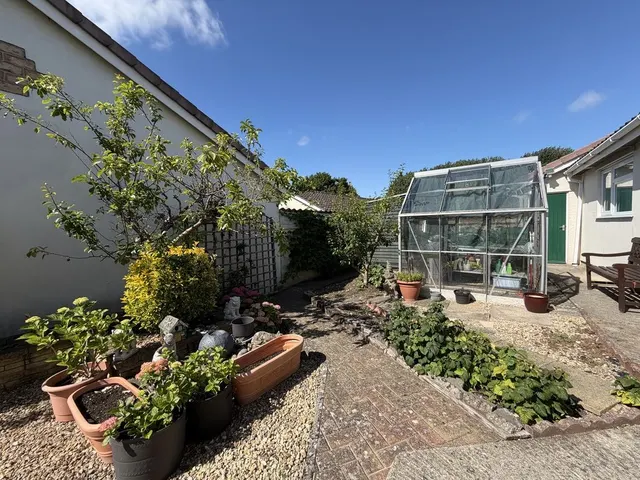 Keevil Avenue, Calne, photo 3