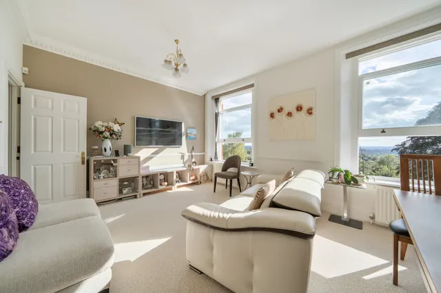 Coopers Hill Road, Redhill, RH1, photo 2