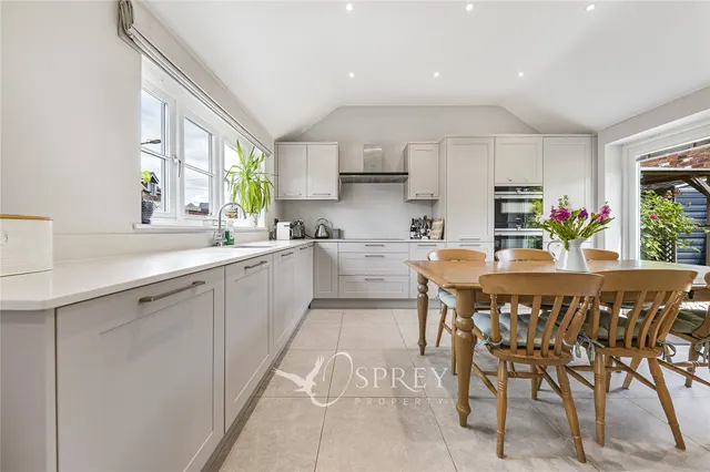 Crown Street, Oakham, LE15, photo 3