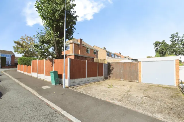 Manor Avenue South, Kidderminster, DY11, photo 2