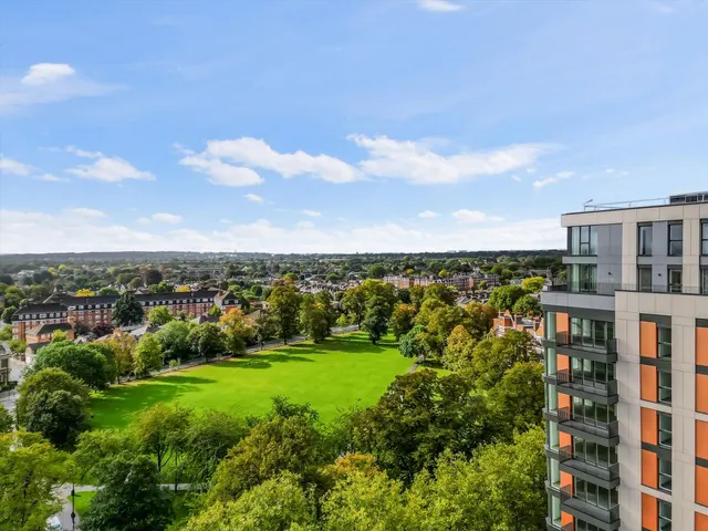 Chiswick Green, London, W4, photo 1