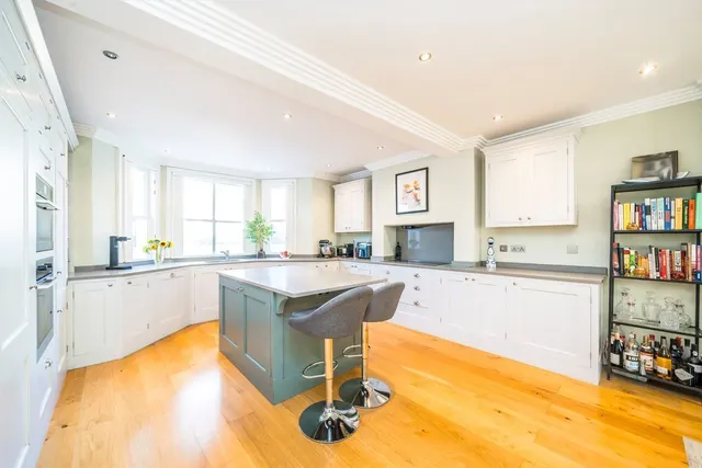 Devonport Road, W12, photo 3