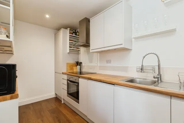 Walton Street, Aylesbury, HP21, photo 2