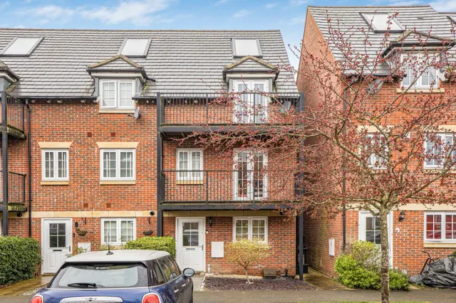 Kingshill Drive, High Wycombe, HP13, photo 2