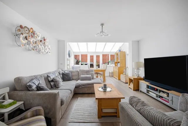 Kingshill Drive, High Wycombe, HP13, photo 3