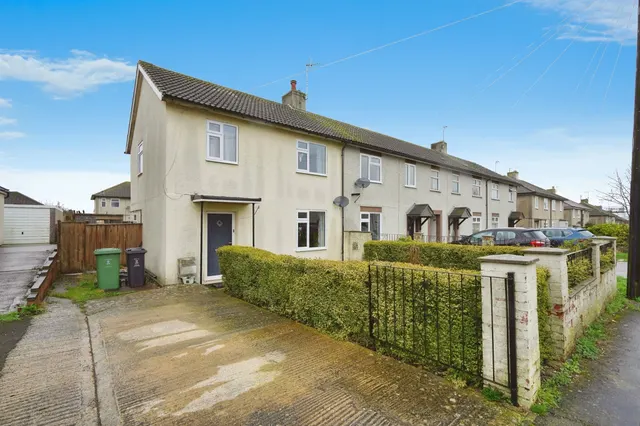 Queens Avenue, Highworth, Swindon, photo 1