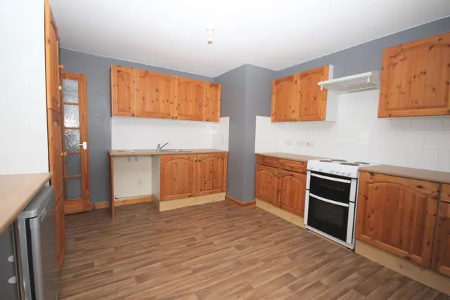 Glenmore Road, photo 2