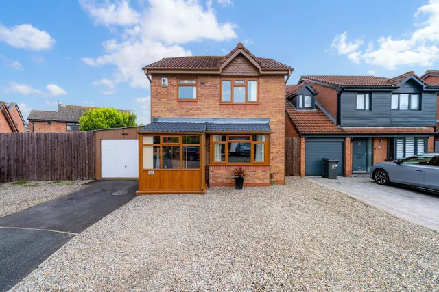 Flander Close, Widnes, Widnes, WA8 4GD, photo 1