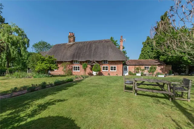 Ecchinswell, Newbury, Berkshire, RG20 4TT, photo 1