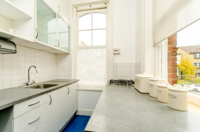 Photo 3 — Flat 2, 2 Norbury Avenue, Thornton Heath