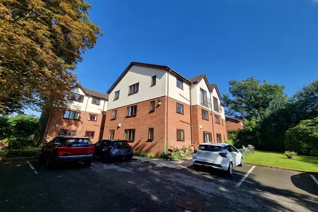 Parklands Charlton Drive, Sale, photo 2