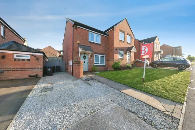 Monteney Road, Sheffield, S5, photo 1