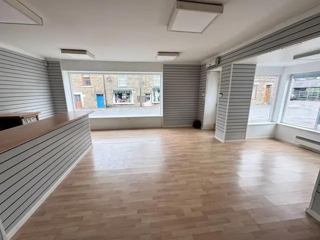 Market Street, High Peak, photo 3